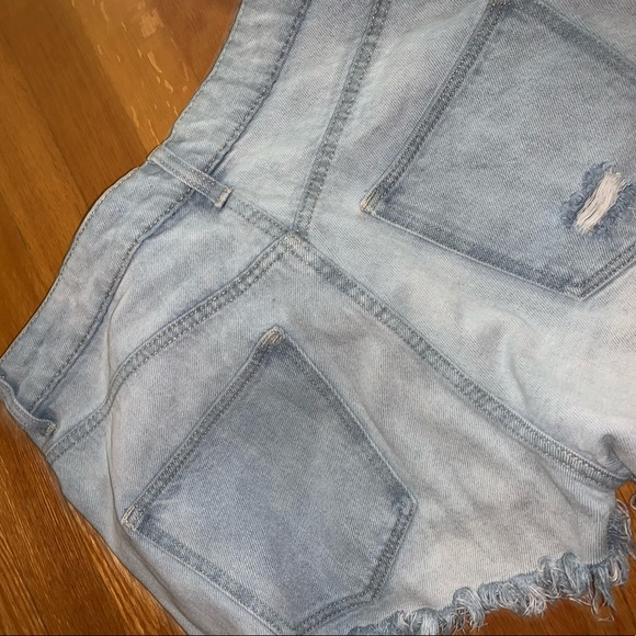 H&M JEAN SHORTS - Picture 2 of 3